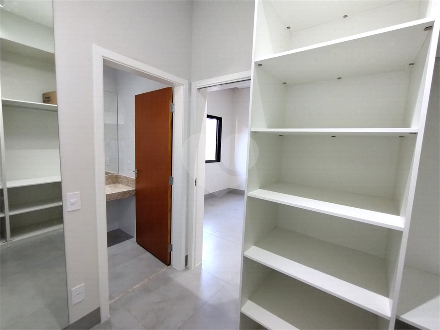Casa à venda com 3 suítes no condomínio Residencial Golden Ville, Itapetininga - SP