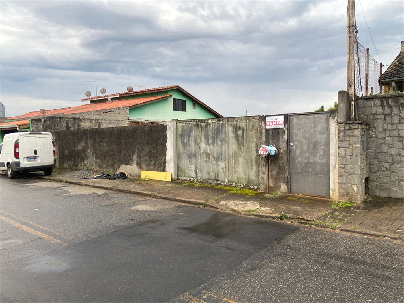Casa à venda com 4 quartos, sendo 1 suíte, em Jardim Rincão, Arujá, SP