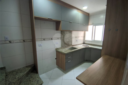 Cobertura à venda com 2 quartos, sendo 1 suíte,  em Vila Scarpelli, Santo André, SP