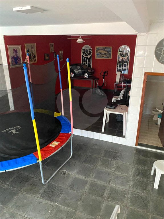 Sobrado à venda com 4 quartos, sendo 3 suítes, em Vila Gustavo, São Paulo, SP