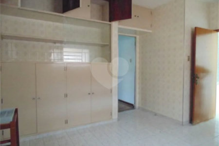 Casa Térrea à venda com 3 quartos, sendo 1 suíte,  em Parque Jabaquara, São Paulo, SP