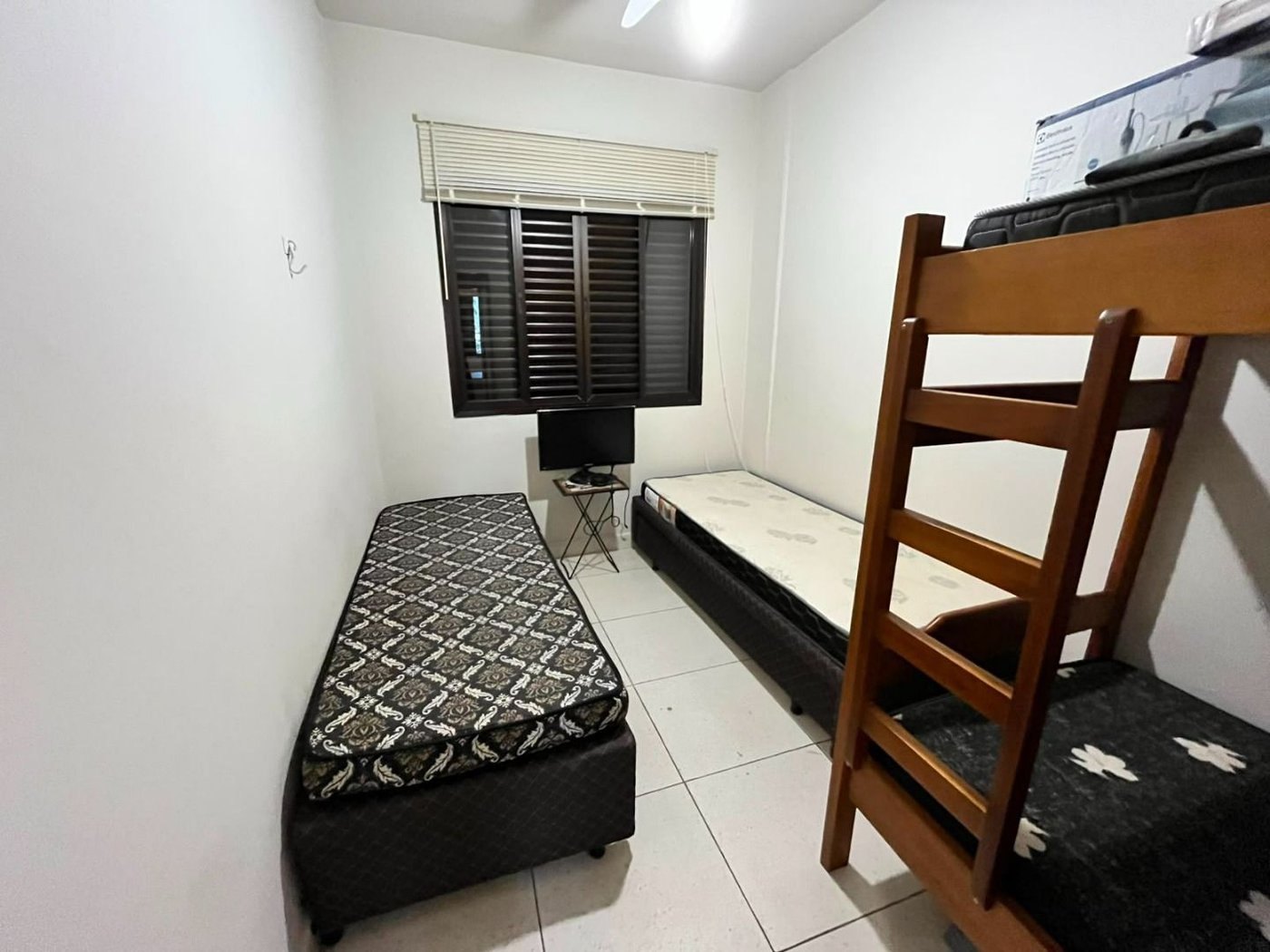 Apartamento com 2 dormitórios à venda, 54 m² por R$ 280.000,00 - Balneário Cidade Atlântica - Guarujá/SP