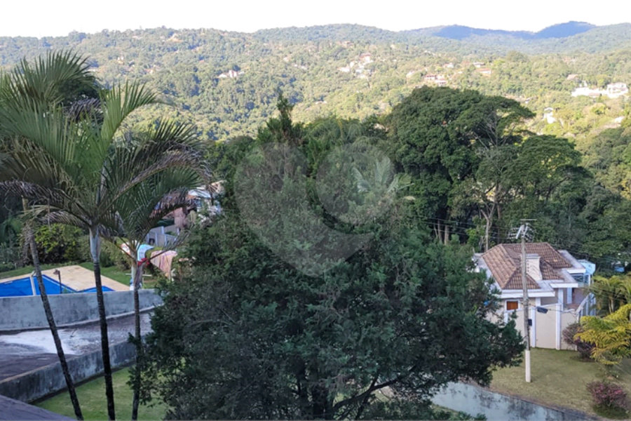 Casa à venda com 5 quartos, sendo 2 suítes, no condomínio Alpes da Cantareira, Mairiporã - SP