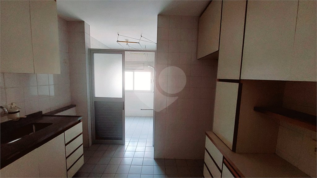 Apartamento à venda com 3 quartos, sendo 1 suíte, em Vila Olímpia, São Paulo, SP