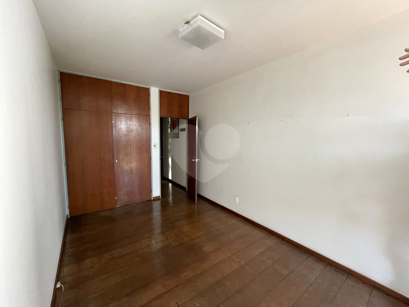 Casa à venda com 4 quartos, sendo 1 suíte,  em Pacaembu, São Paulo, SP