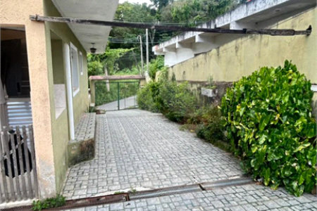 Sobrado à venda com 5 quartos em Pununduva, Cotia, SP