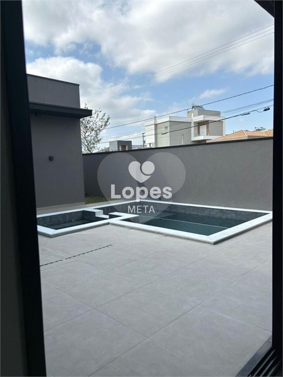 Casa à venda com 3 quartos, sendo 1 suíte,  no condomínio Terras do Vale, Caçapava - SP