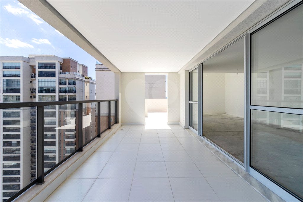 Triplex à venda com 4 suítes em Anhangabaú, Jundiaí, SP
