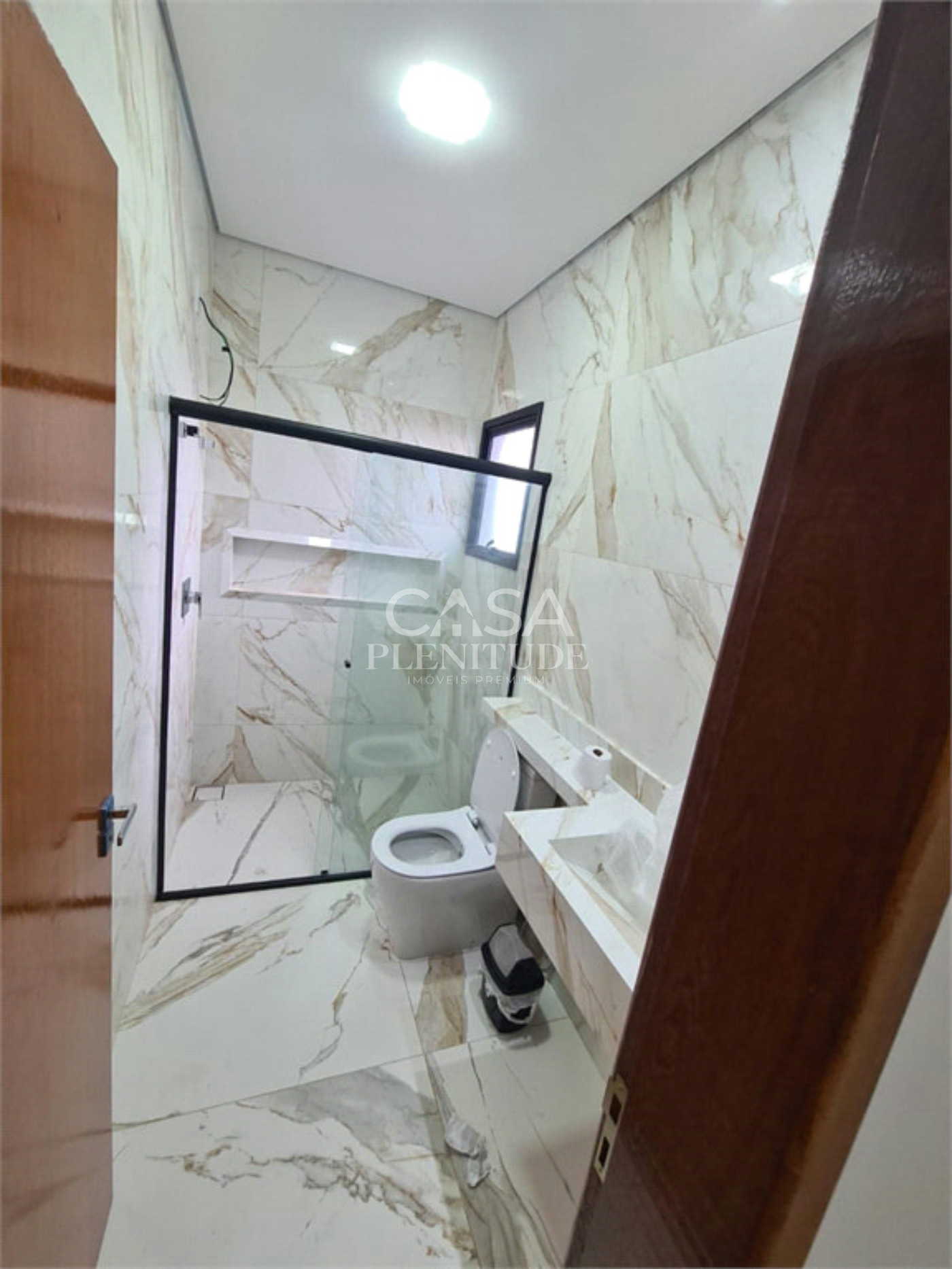 Casa em condomínio à venda com 5 quartos, sendo 3 suítes, em Wanel Ville, Sorocaba, SP