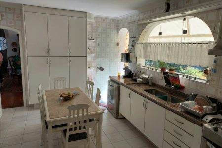 Sobrado à venda com 4 suítes em Vila Inah, São Paulo, SP