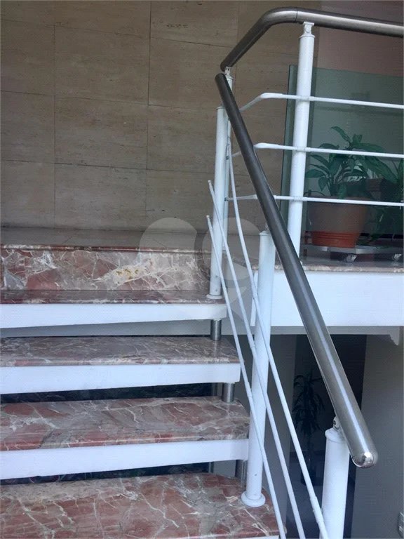 Sobrado próximo ao Metrô Parada Inglesa com piscina