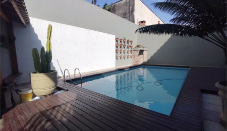 Sobrado à venda com 4 quartos, sendo 2 suítes,  em Interlagos, São Paulo, SP