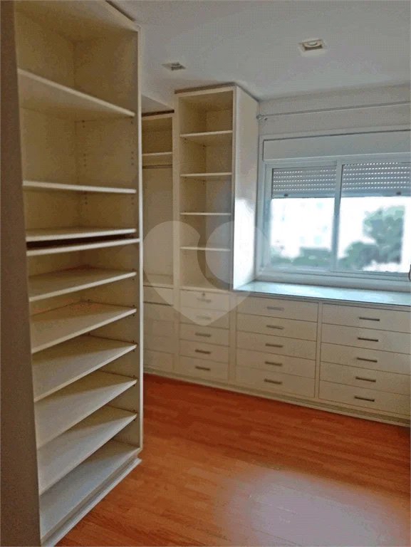 Apartamento a venda com 252 m² no Campo belo.