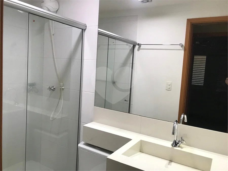 APARTAMENTO MOBILIADO EM FRENTE AO SHOPPING 02 DORMITÒRIOS