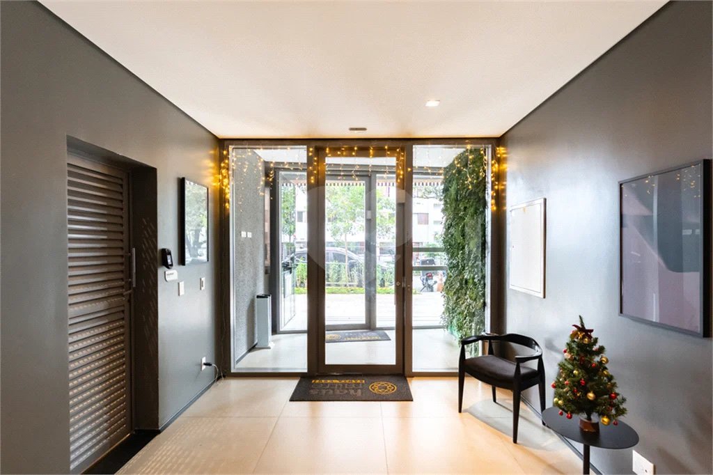 LINDO STUDIO DE 32M² PRÓXIMO DE TUDO