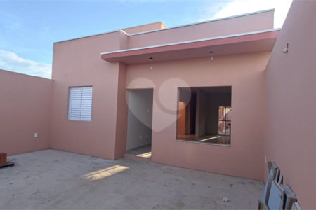 Casa à venda com 3 quartos, sendo 1 suíte, em Jardim dos Ipês, Salto, SP