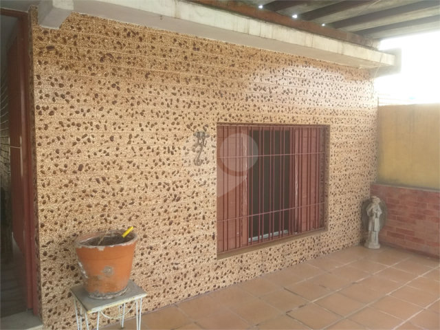 Casa à venda com 2 quartos, sendo 1 suíte,  em Vila Gustavo, São Paulo, SP