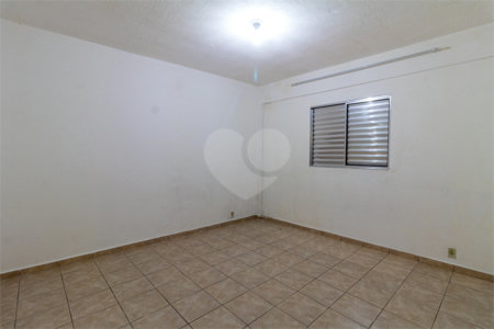 Casa à venda com 3 quartos, sendo 1 suíte, em Jardim Paris, São Paulo, SP