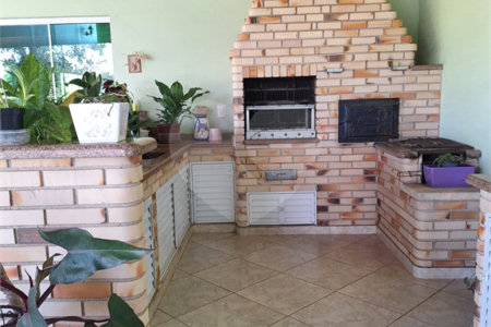Casa à venda com 4 suítes no condomínio Bougainville, Peruíbe - SP
