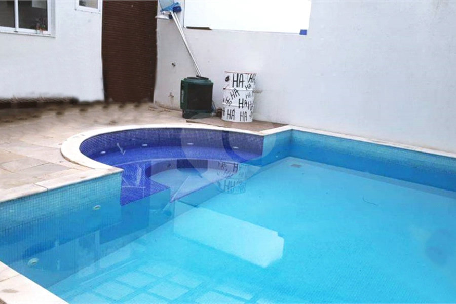 Casa à venda com 4 quartos, sendo 2 suítes, no condomínio Cond Residencial Villagio da Serra, São Paulo - SP
