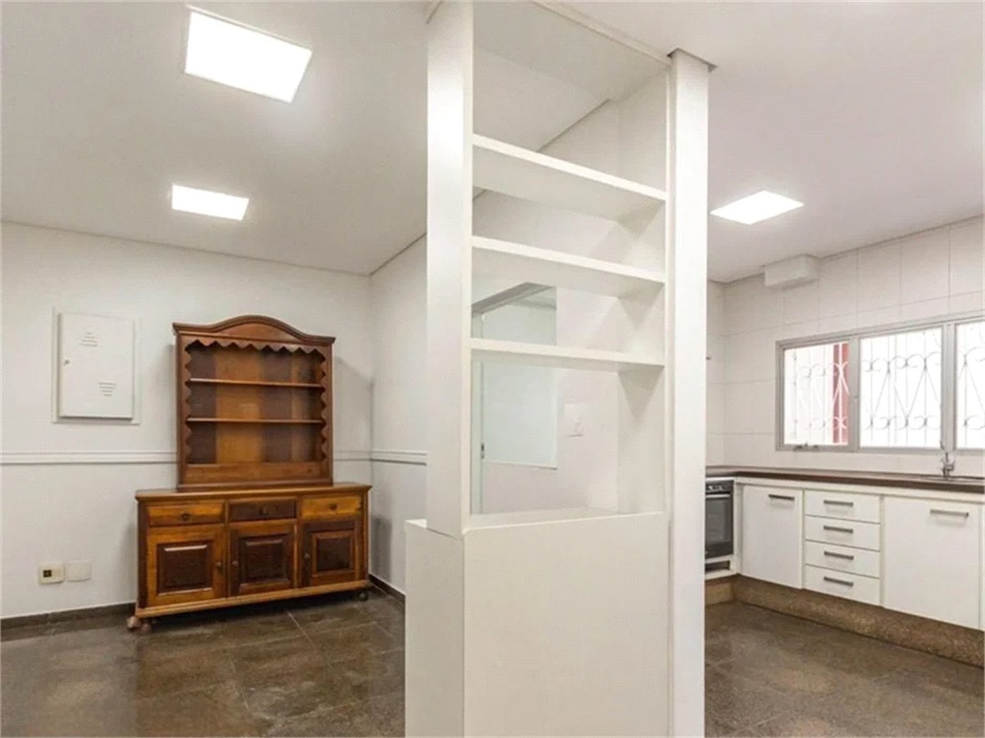 Casa à venda com 4 quartos, sendo 2 suítes, em Vila Morumbi, São Paulo, SP