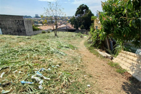 Terreno de 700 m² no Bairro do Alvinópolis em Atibaia