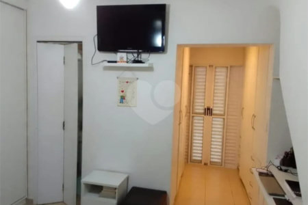 Sobrado à venda com 3 quartos, sendo 1 suíte, em Jaguaré, São Paulo, SP
