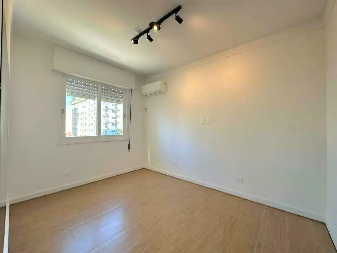 Apartamento perto da praia com 4 dormitórios à venda, 184 m² por R$ 980.000 - Gonzaga - Santos/SP
