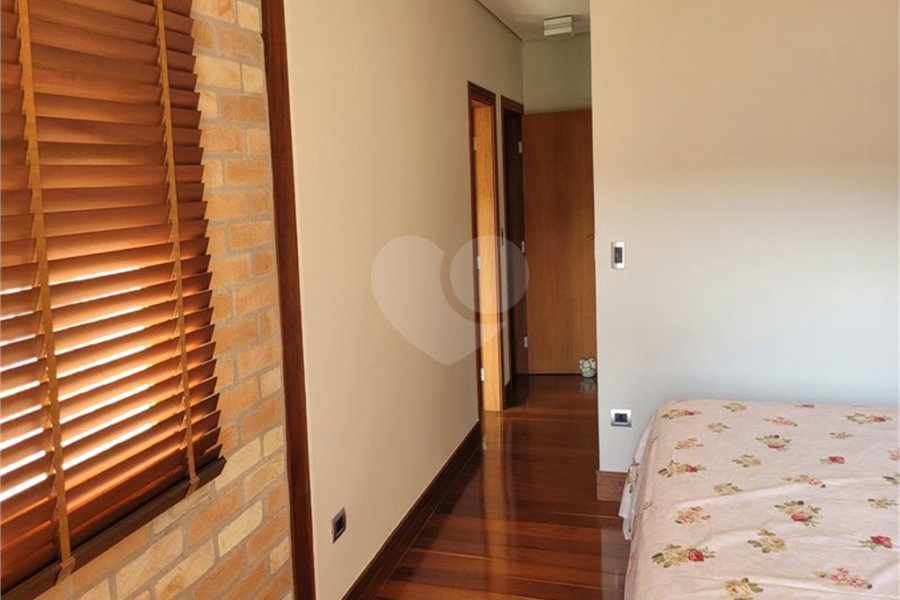 Casa à venda com 4 quartos, sendo 2 suítes, no condomínio Alpes da Cantareira, Mairiporã - SP