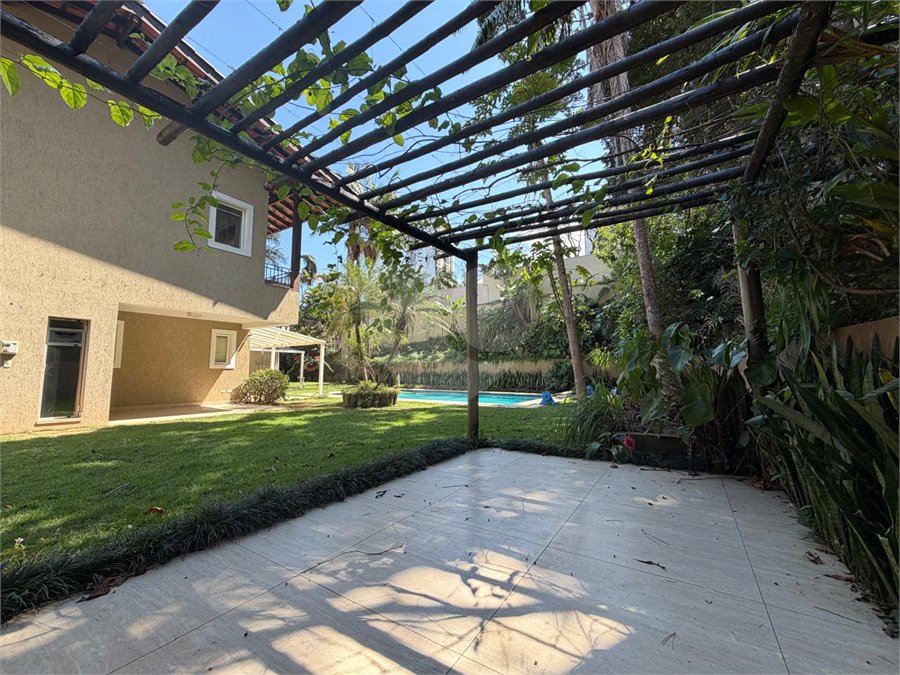 Casa à venda ou para alugar com 4 quartos, sendo 3 suítes, em Alto da Boa Vista, São Paulo, SP