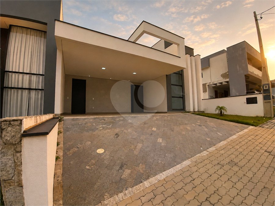 Casa à venda com 3 suítes no condomínio Renaissance, Sorocaba - SP