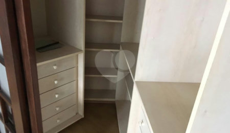 Apartamento à venda com 3 quartos, sendo 1 suíte,  em Santo Amaro, São Paulo, SP