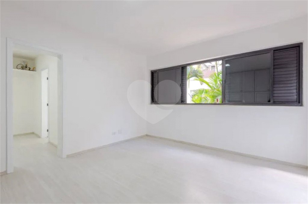 Apartamento à venda com 3 suítes em Real Parque, São Paulo, SP