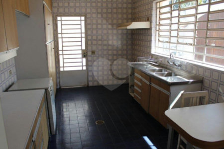 Casa Térrea à venda ou para alugar com 6 suítes em Vila Tramontano, São Paulo, SP