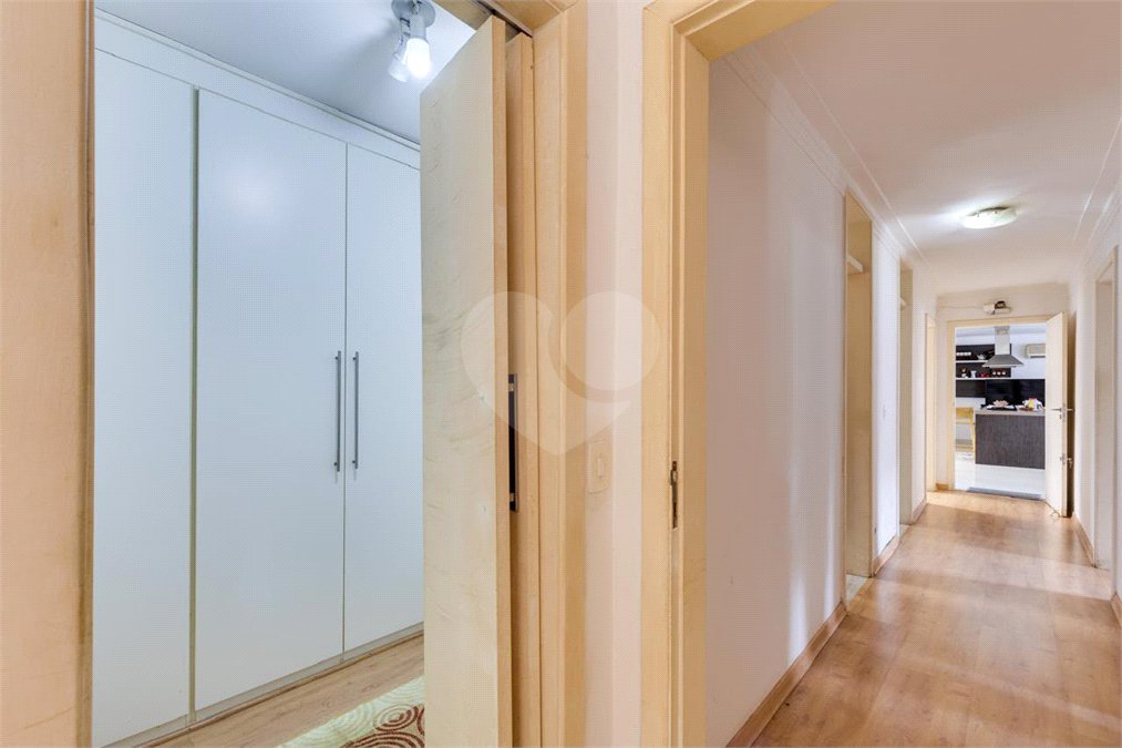 Casa Térrea à venda com 4 quartos, sendo 2 suítes, em Interlagos, São Paulo, SP