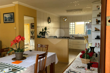 Casa à venda com 4 quartos, sendo 1 suíte, em Vila Henrique, Salto, SP