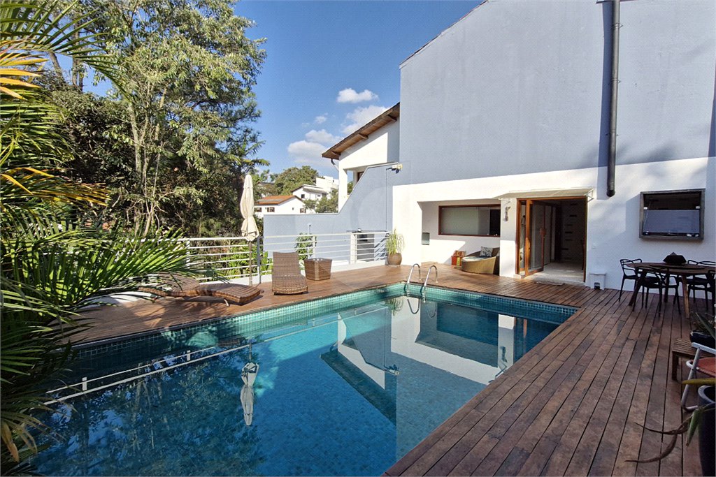 Casa à venda com 3 suítes em Jardim Prudência, São Paulo, SP