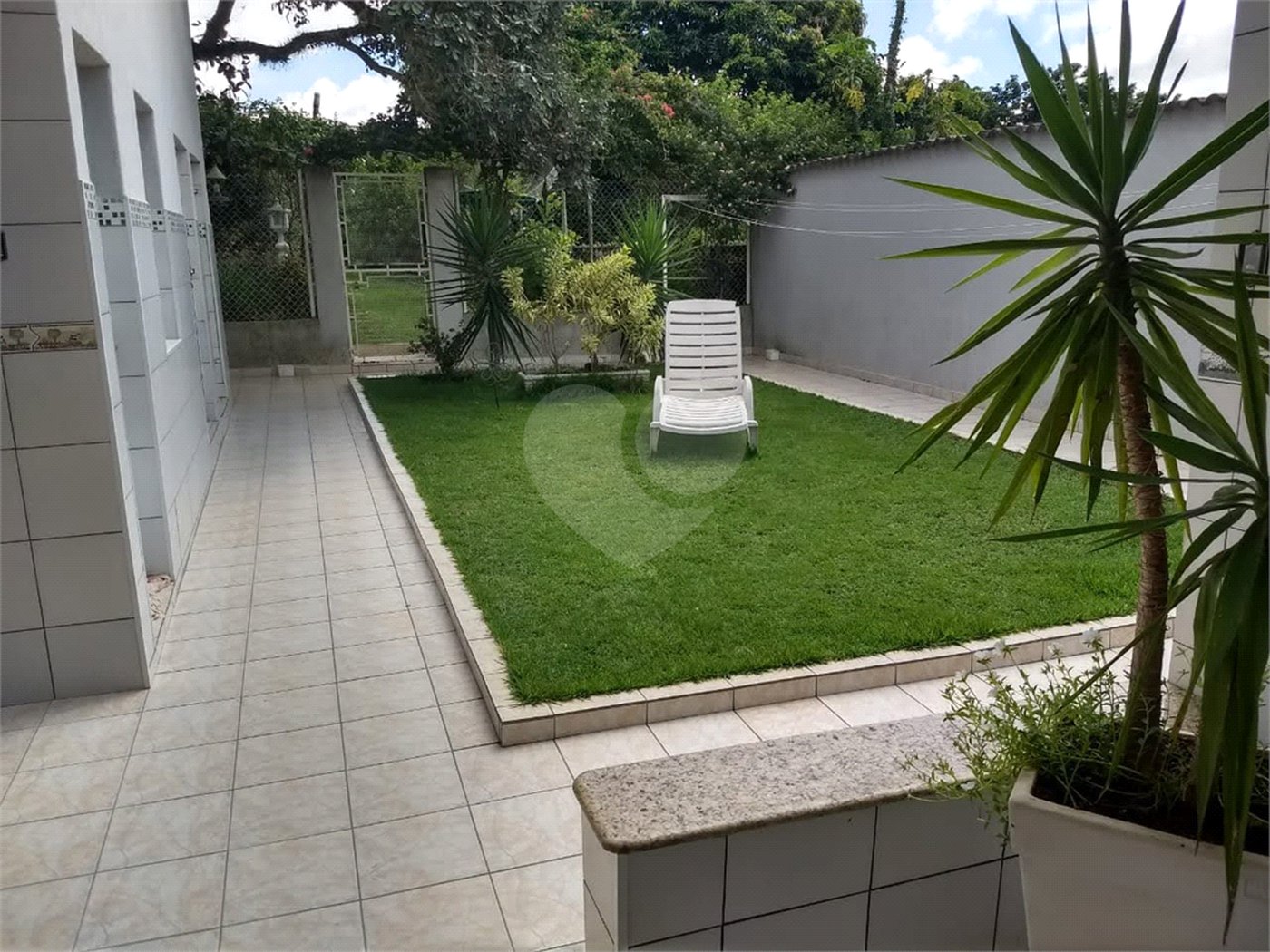 Casa à venda com 4 quartos, sendo 2 suítes, em Vila Petrópolis, Atibaia, SP