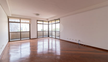 Apartamento à venda com 4 quartos, sendo 3 suítes,  em Chácara Santo Antônio, São Paulo, SP