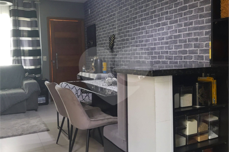Casa à venda com 2 suítes no condomínio Residencial Poncet, São Paulo - SP