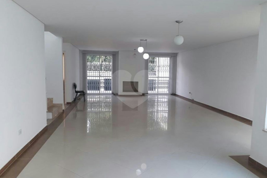 Sobrado à venda com 4 suítes em Tremembé, São Paulo, SP
