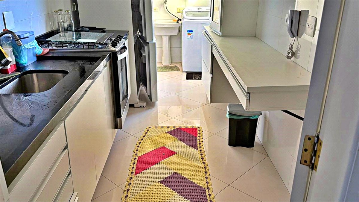 Apartamento à venda com 3 quartos, sendo 1 suíte, em Santo Amaro, São Paulo, SP