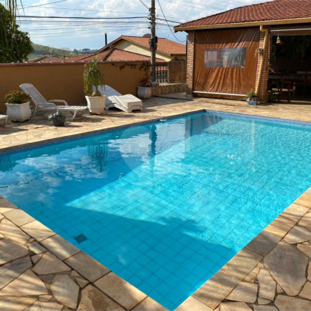 Casa à venda com 3 quartos, sendo 1 suíte, no Centro, Bom Jesus dos Perdões, SP
