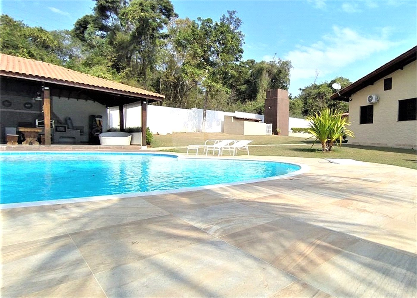 Chácara à venda com 6 quartos, sendo 4 suítes,  em Pinheirinho, Vinhedo, SP