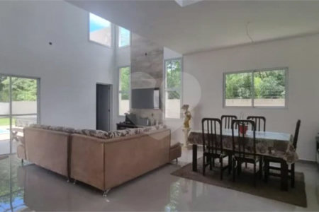 Casa à venda com 3 suítes no condomínio Villa D' Oro, Vinhedo - SP