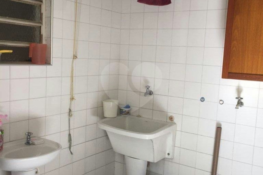 Casa à venda com 4 quartos, sendo 1 suíte, em Jardim das Laranjeiras, São Paulo, SP