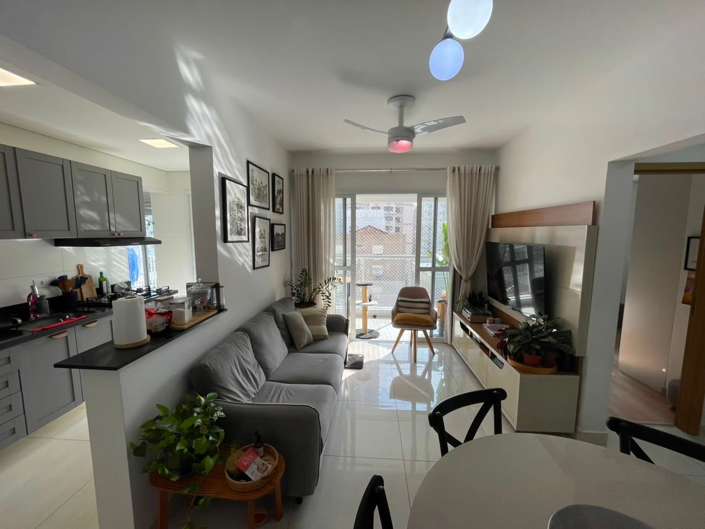 Apartamento com 2 dormitórios à venda, 74 m² por R$ 1.049.000,00 - Gonzaga - Santos/SP