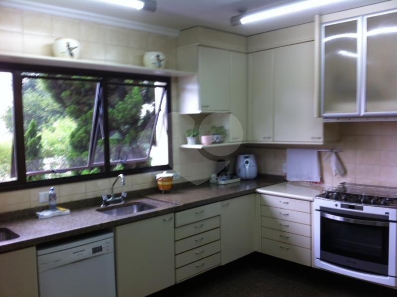Apartamento à venda com 4 suítes em Real Parque, São Paulo, SP