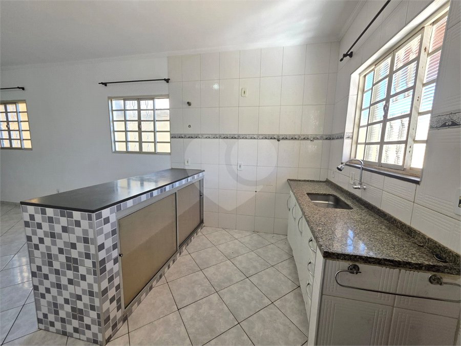 Casa à venda com 3 quartos, sendo 2 suítes, em Jardim Santo Antônio, Valinhos, SP