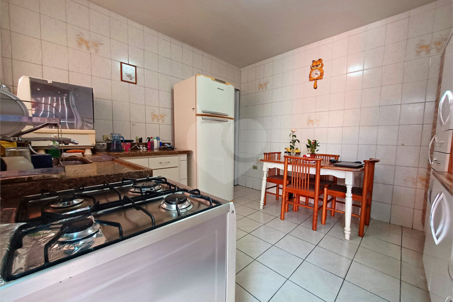 Casa à venda com 4 quartos, sendo 1 suíte, em Vila Paulicéia, São Paulo, SP